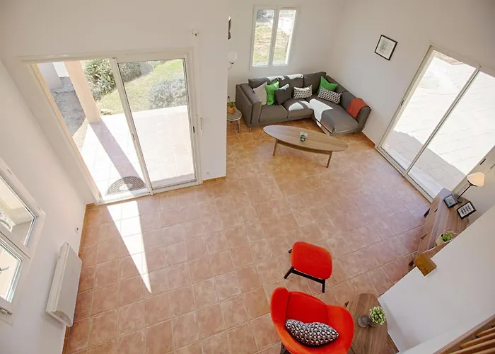 Villa In With Private Pool & History Joyeuse