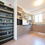 In With Private Pool & History Villa *