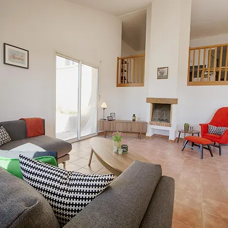 Vila In With Private Pool & History Joyeuse