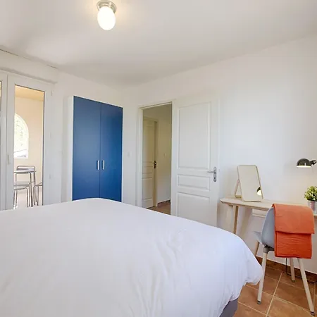 In With Private Pool & History Vila