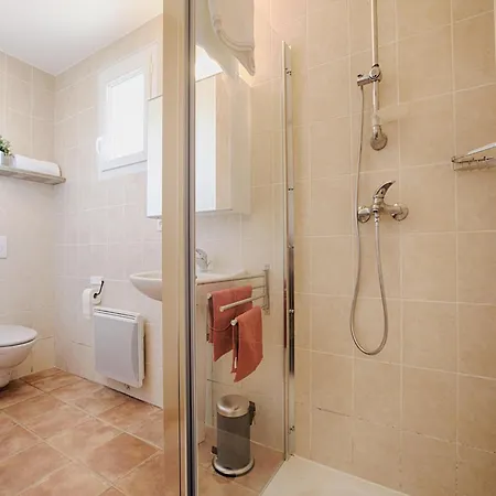 Vila In With Private Pool & History Joyeuse