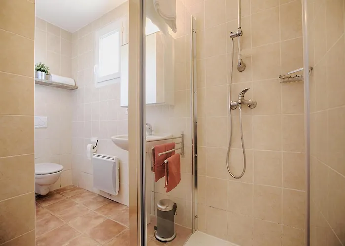 Villa In With Private Pool & History Joyeuse