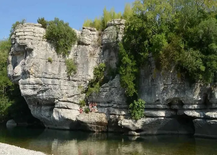 In With Private Pool & History Villa Joyeuse
